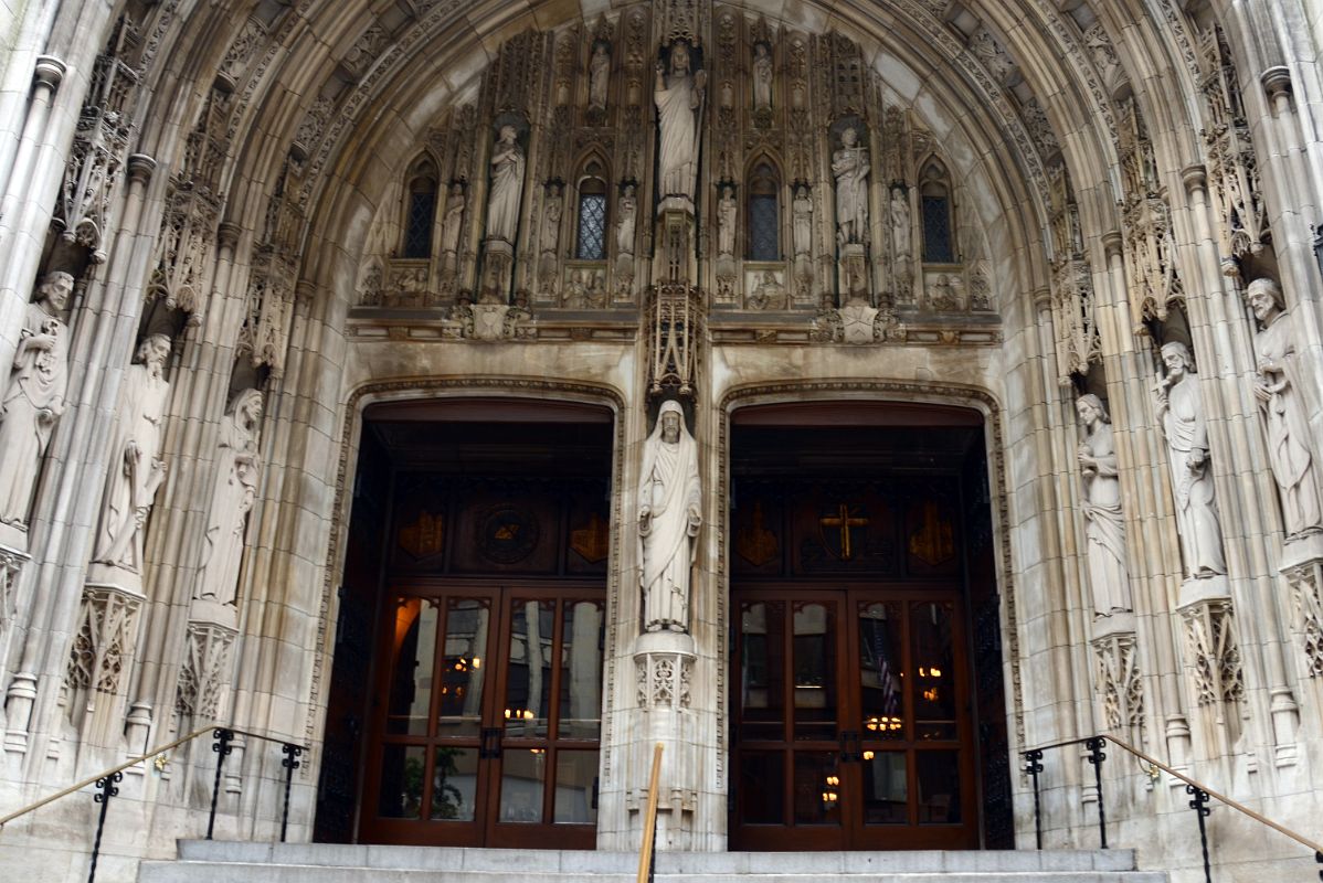 New York City Fifth Avenue 670 03 Saint Thomas Church Entrance Close Up 1 West 53 St